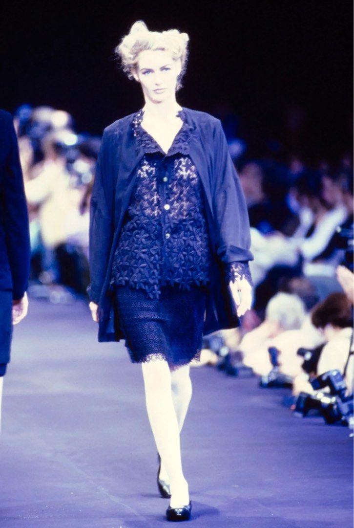 SS 1991 Comme Des Garçons – Black Lace Midi Mesh Skirt (Category: Skirts) located in Lucena. Submitted by s0m31one (Listing ID 1427426153, Image 1). Description: SS 1991 Comme Des Garçons – Black Lace Midi Mesh Skirt Size: M Condition: Excellent Flaws: Tiny stain, minimal lints Measurements: Width: 24 Length: 20 Hem: 19 Price: 9999 + SF Buy at your own risk. Color may vary due to lighting. Measurements are taken on a flat surface. Manage your exp