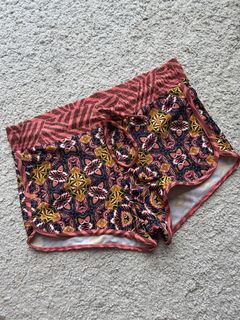 (Category: ) located in . Submitted by lilliess.closet (Listing ID 1427355750, Image 1). Description: .