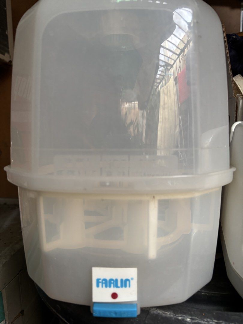 The First Years bottle heater and Farlin Sterilizer bundle (Category: Weaning & Toddler Feeding) located in Quezon City. Submitted by girlanne02 (Listing ID 1427369906, Image 2). Description: Bundle sterilizer and bottle heater The First Years and Farlin Minor scratches Breastfed anak ko kaya hndi masyado nagamit.