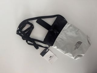 （分類：）位於 。 由 lauwilliam 提交（商品編號 1427344232，圖片 1）。簡介： 。