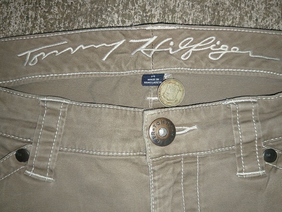 Tommy Hilfiger Flared Pants (Category: Trousers) located in Calamba. Submitted by thriftones (Listing ID 1427470127, Image 3). Description: Length: 40 Waist: 34-36 Thigh: 13 Hem: 11 Condition: 9/10 No issues Negotiable!!!.