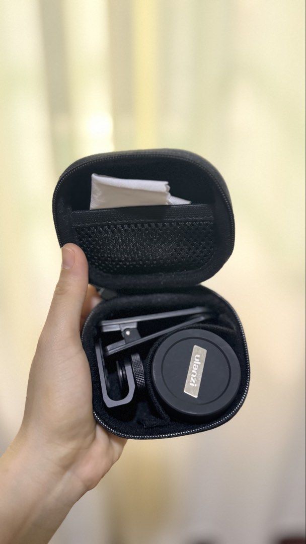Ulanzi Phone macro Lens Kit 75mm (Category: Other Photography Accessories) located in Antipolo. Submitted by welllovedbymic (Listing ID 1427330281, Image 2). Description: .