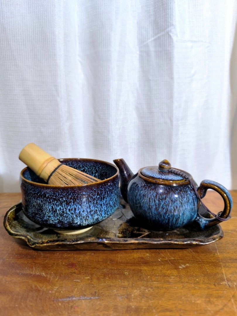 Unique Teapot and Chawan set (Category: Coffee & Tea Tableware) located in Pangil. Submitted by kopee_matcha (Listing ID 1427332520, Image 1). Description: StonewareChawan and Tea Pot set Rare Color and Pattern Chawan Size: D 4.6" x H 3" Teapot Size : Tip to Handle 6" x H 2.9" Price : 800 Mine /M Chasen/Chasen Holder is not included *Strickly 2 days reservation only *Payment must be completed within 48 hours. If unpaid, your order will be automat