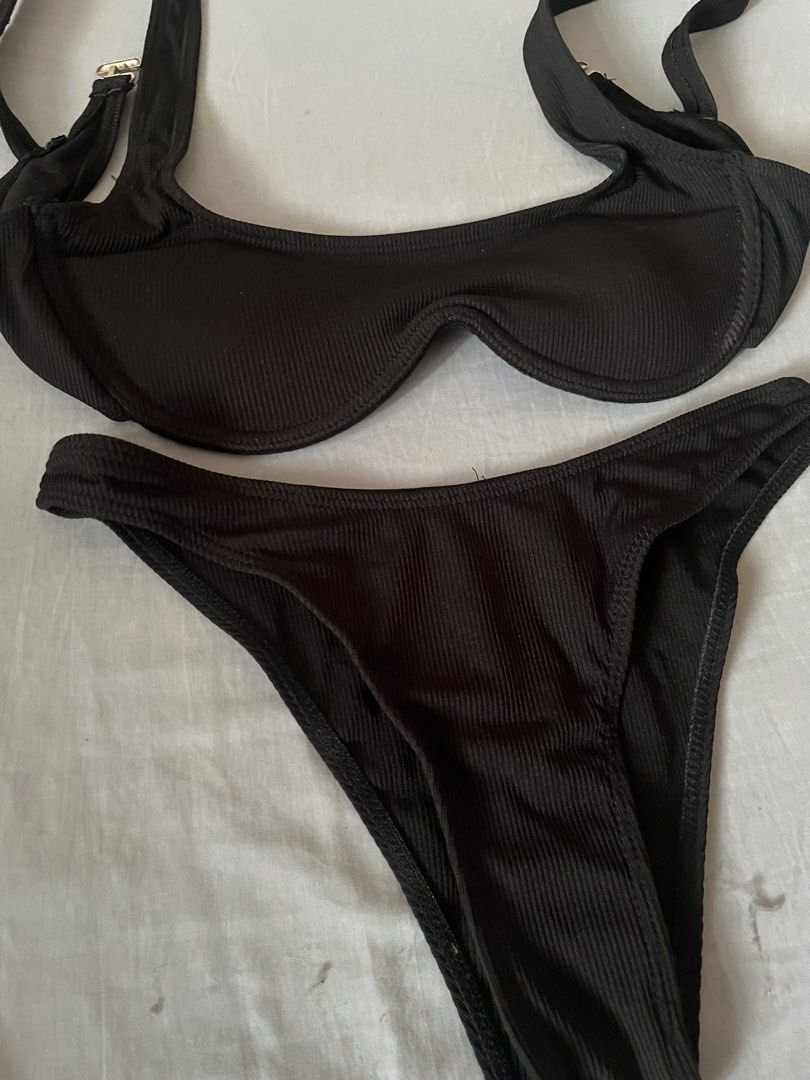 Vida Swimwear Black Bikini Set - Size S (Category: Bikinis & Swimsuits) located in Makati City. Submitted by shop.onceagain (Listing ID 1427381889, Image 2). Description: Used once for pictorial only Fits XS.