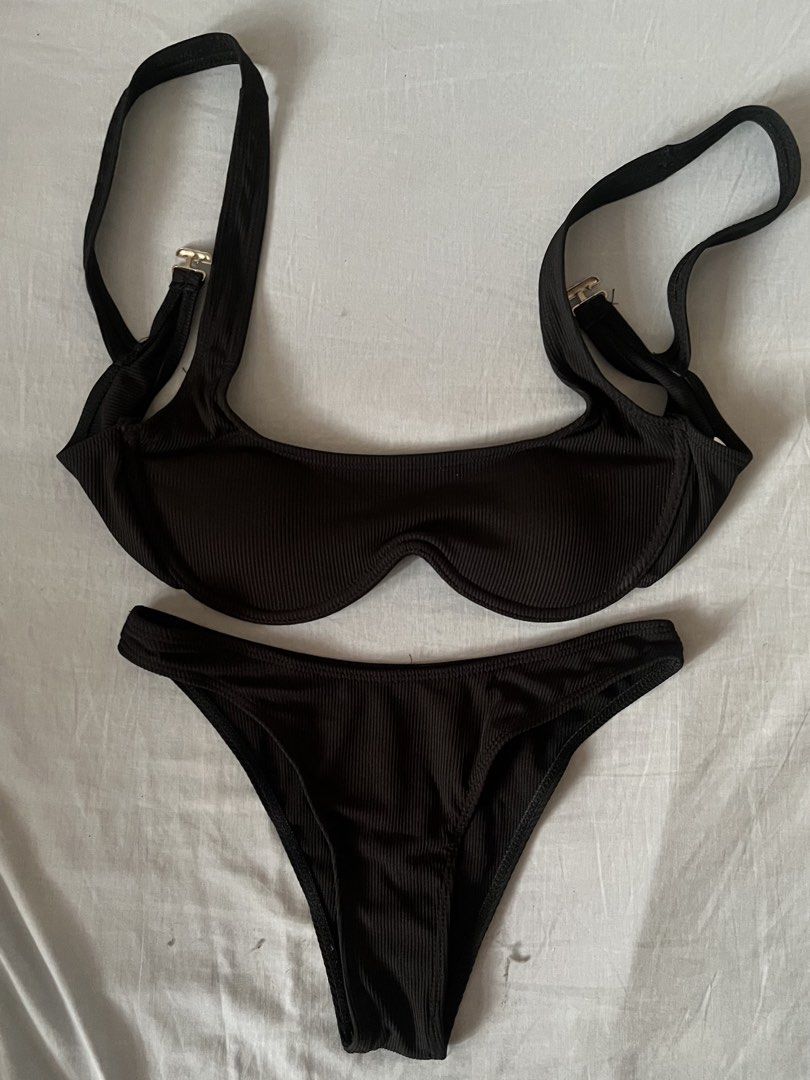 Vida Swimwear Black Bikini Set - Size S (Category: Bikinis & Swimsuits) located in Makati City. Submitted by shop.onceagain (Listing ID 1427381889, Image 1). Description: Used once for pictorial only Fits XS.