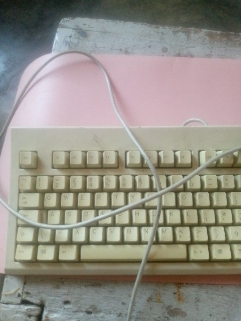 Vintage Key Tronic Keyboard (Category: Computer Keyboard) located in Davao. Submitted by vujong (Listing ID 1427343473, Image 3). Description: pang partner sa Sleeper build Davao loc.