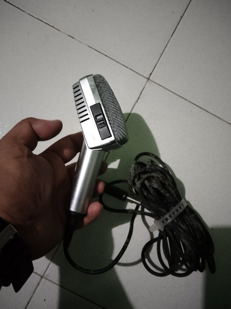 Vintage Microphone with Cable (Category: Microphones) located in Caloocan City. Submitted by noeld316982578 (Listing ID 1427384520, Image 1). Description: pm sa my gusto Taguig location .
