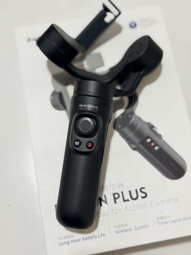 Vision Plus Gimbal Stabilizer for Action Camera (Category: Gimbals & Stabilizers ) located in Pasig City. Submitted by syrahairextension (Listing ID 1427459795, Image 1). Description: Go pro gimbal Falcon plus good condition matagal malowbat maganda gamit parang pro na ang nag camera kapag gamit mo to .