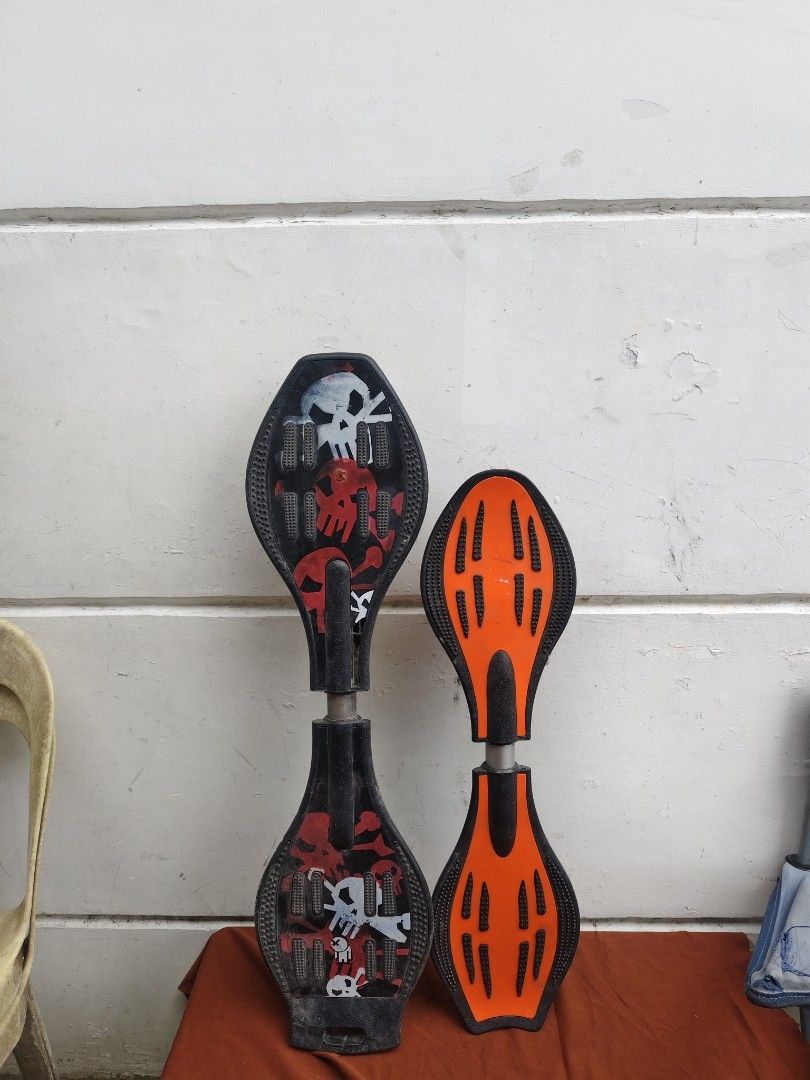 Waveboard with Skull Design (Category: Skates, Rollerblades & Scooters) located in Bulacan. Submitted by babz30261 (Listing ID 1427413662, Image 2). Description: FR TWO SETTTT 690 ONLY PLAYABLE GOOD CONDITION NO ISSUES THANK YOU ADMIN ♥️.
