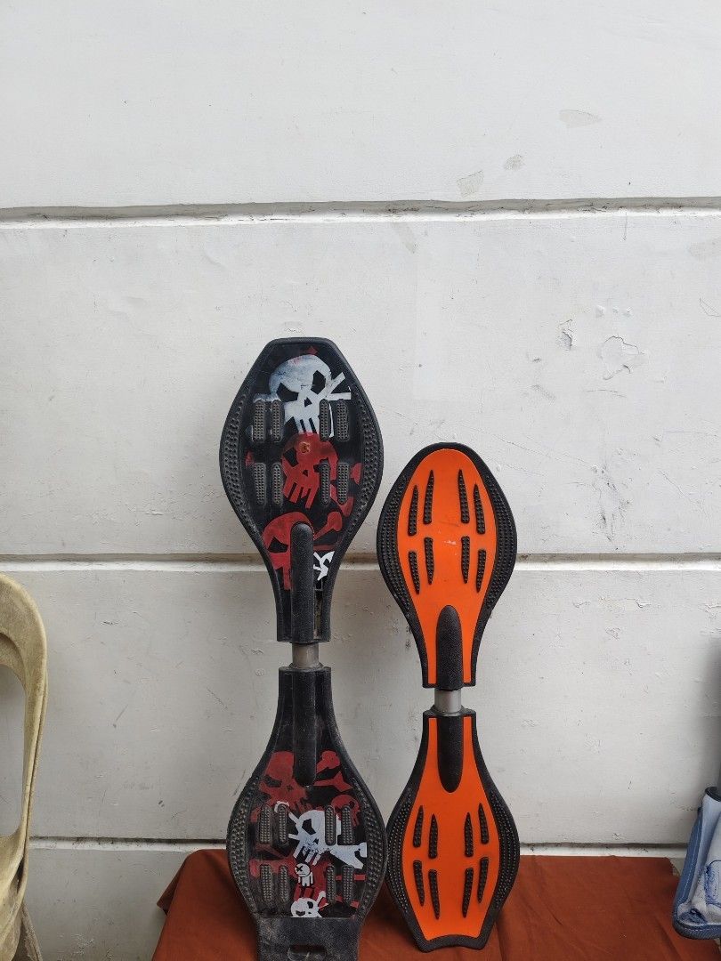 Waveboard with Skull Design (Category: Skates, Rollerblades & Scooters) located in Bulacan. Submitted by babz30261 (Listing ID 1427413662, Image 1). Description: FR TWO SETTTT 690 ONLY PLAYABLE GOOD CONDITION NO ISSUES THANK YOU ADMIN ♥️.