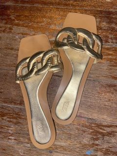 (Category: ) located in . Submitted by Jsd_Closet (Listing ID 1427347702, Image 1). Description: .