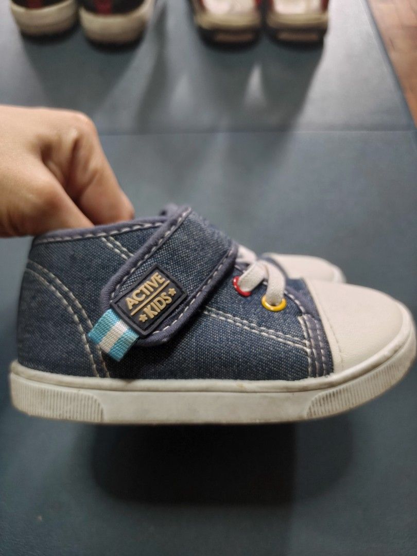 Active Kids Denim Sneakers Size 15 (Category: Babies & Kids Fashion) located in Manila. Submitted by anneesp (Listing ID 1424229076, Image 3). Description: - Active Kids denim sneakers - Size 15 (6 inches) - Denim material with white toe caps - Velcro strap for easy wear - White laces with red and yellow accents - Soles show wear #sneakers #toddlersneakers #toddlershoes #kidsshoes #babyshoes #babyfashion.