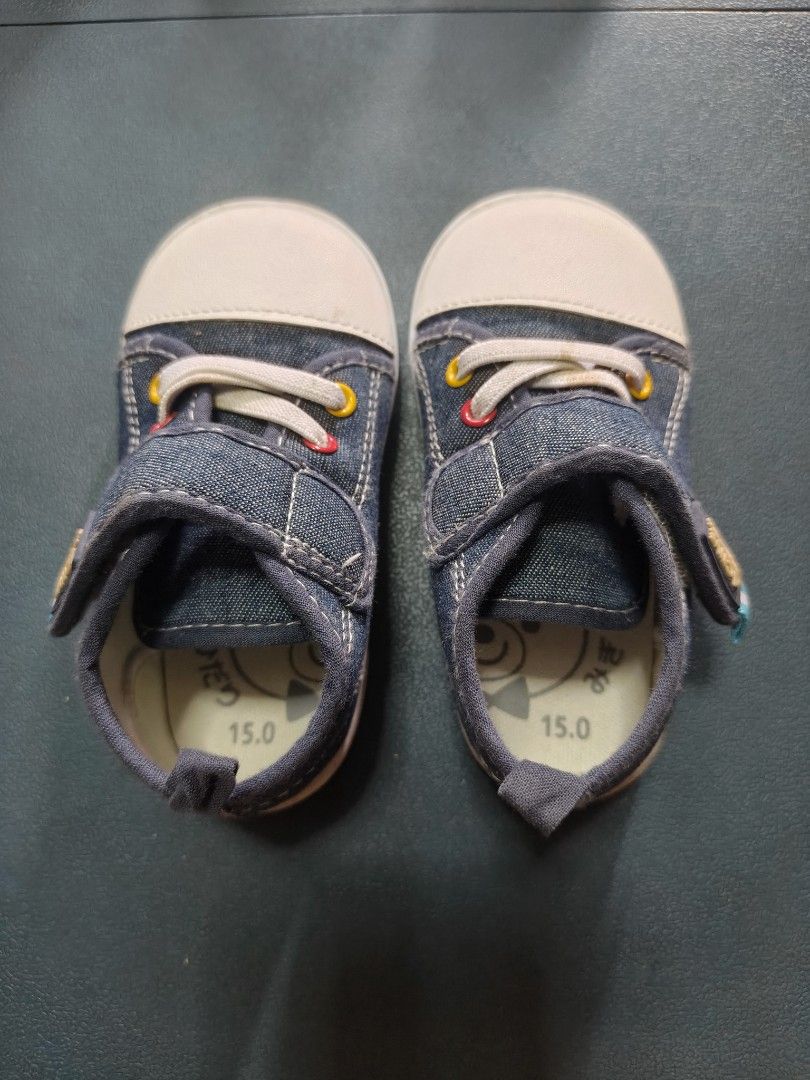 Active Kids Denim Sneakers Size 15 (Category: Babies & Kids Fashion) located in Manila. Submitted by anneesp (Listing ID 1424229076, Image 2). Description: - Active Kids denim sneakers - Size 15 (6 inches) - Denim material with white toe caps - Velcro strap for easy wear - White laces with red and yellow accents - Soles show wear #sneakers #toddlersneakers #toddlershoes #kidsshoes #babyshoes #babyfashion.