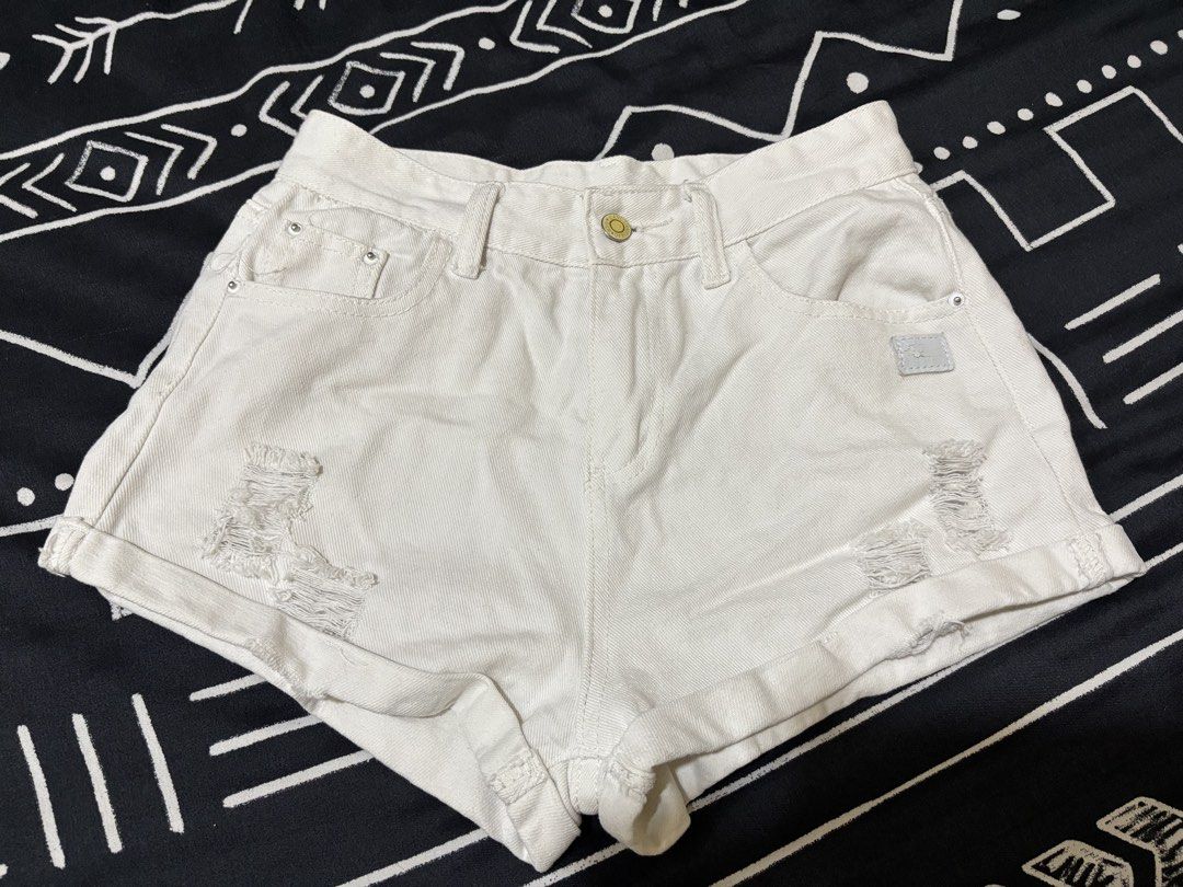 American Apparel Denim Shorts (Category: Shorts) located in Rizal. Submitted by declutteredthingz (Listing ID 1424302570, Image 3). Description: Size 26 150 each.