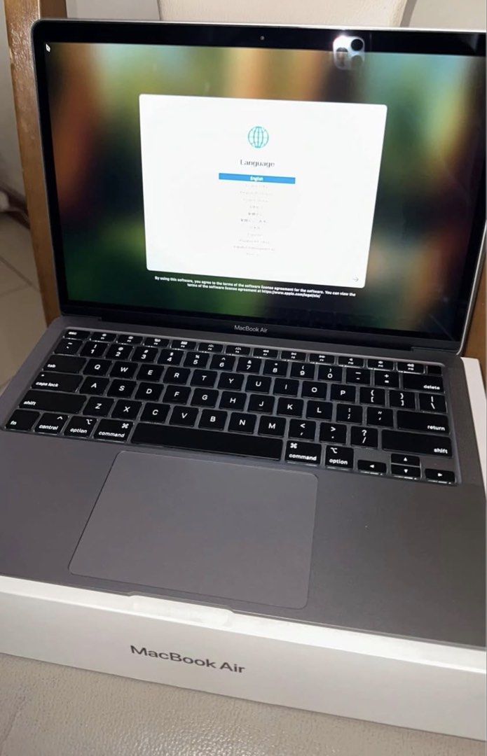 Apple MacBook Air 13-inch (2020) (Category: Laptops & Notebooks) located in Cebu City. Submitted by cmyett (Listing ID 1424282589, Image 2). Description: - Apple MacBook Air 13-inch with Retina display - Includes charger and accessories - 8GB RAM - 256GB SSD - Two Thunderbolt 3 (USB-C) ports - Comes with original box - Ready to set up.