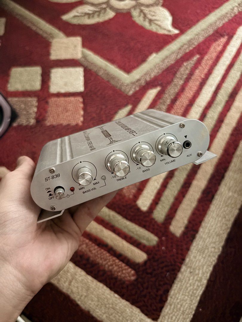 Audio Amplifier (Category: Soundbars, Speakers & Amplifiers) located in Puchong. Submitted by aleppnajmi_ (Listing ID 1424255790, Image 1). Description: Still good and can use All funtions.