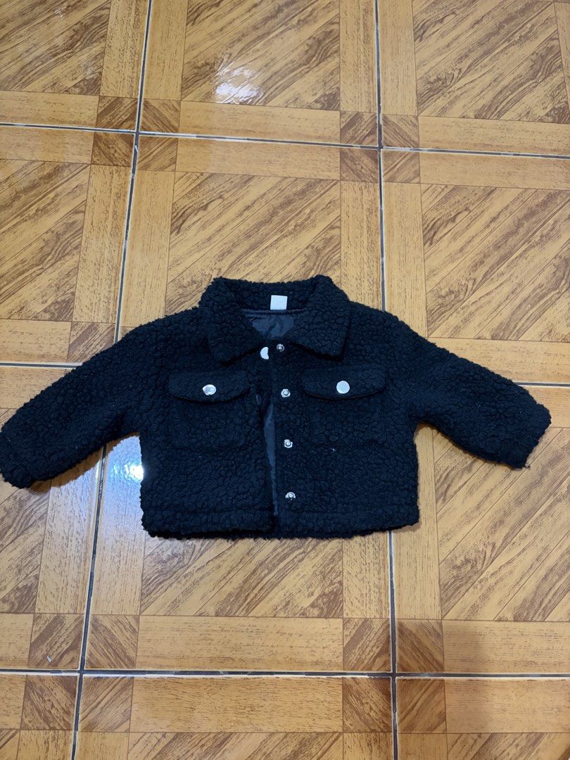 Baby Jacket (Category: Babies & Kids Fashion) located in San Fernando. Submitted by akcd12 (Listing ID 1424174107, Image 2). Description: Good as new ✨ Sold as set 6-9mos (if petite kaya po sa 1 y/o) .