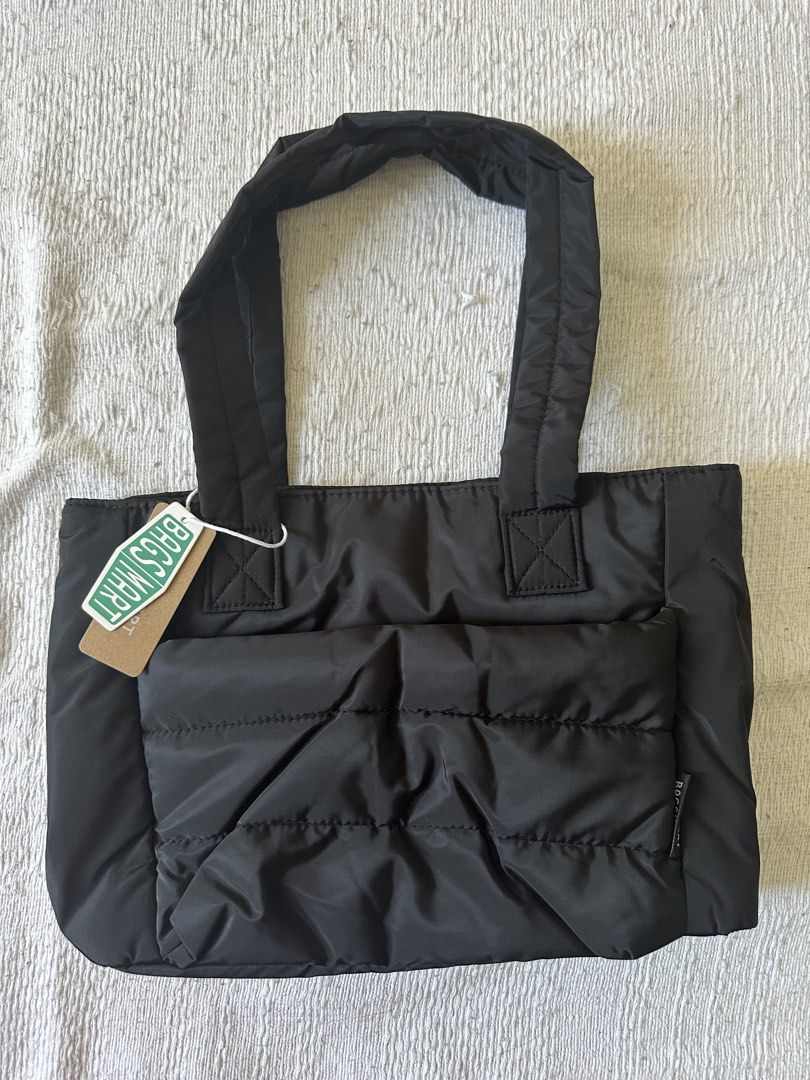 Bagsmart Black Puffy Tote Bag (Category: Tote Bags) located in Dasmarinas. Submitted by destashingaccount_ph (Listing ID 1424169864, Image 2). Description: Brand new, still with tag Never used A brand new one retails for more than Php1k Rfs: too many bags .