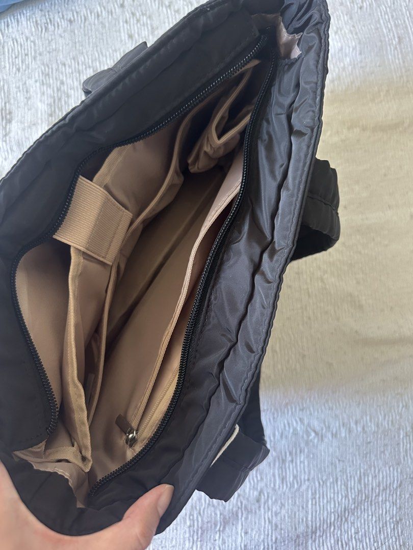 Bagsmart Black Puffy Tote Bag (Category: Tote Bags) located in Dasmarinas. Submitted by destashingaccount_ph (Listing ID 1424169864, Image 3). Description: Brand new, still with tag Never used A brand new one retails for more than Php1k Rfs: too many bags .