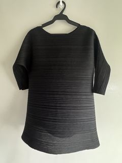 (Category: ) located in . Submitted by a.shops (Listing ID 1424250229, Image 1). Description: .