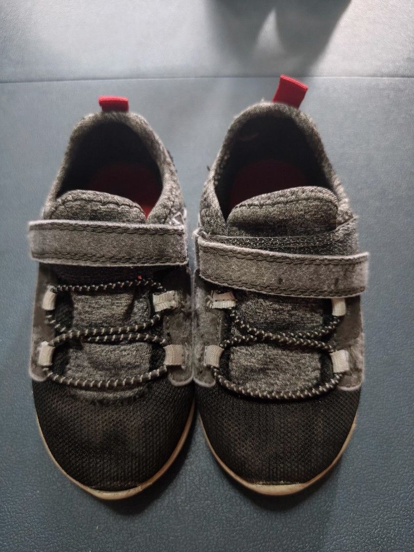 Carter's Baby Shoes (Category: Babies & Kids Fashion) located in Manila. Submitted by anneesp (Listing ID 1424228115, Image 1). Description: - Carter's baby shoes - Color: Gray and black - Easy hook-and-loop strap - Red pull tab at the back - White soles with Carter's logo - 6.5 inches #carters #carterskidsshoes #toddlershoes #kidsshoes #kidsfashion #toddlerboy.