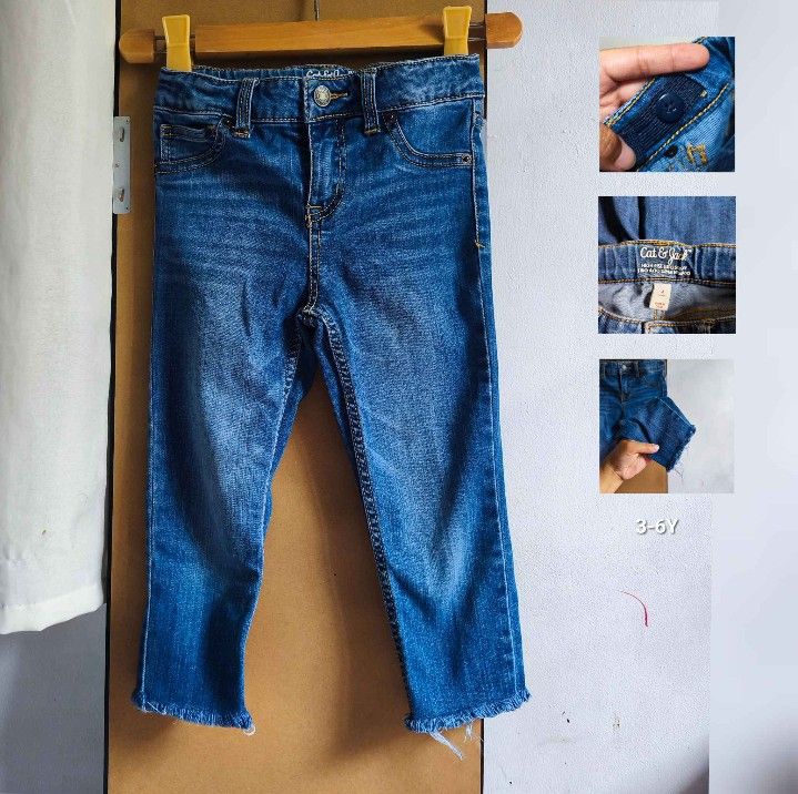 Cat & Jack Blue Jeans 3-5Y (Category: Babies & Kids Fashion) located in Taguig. Submitted by chieespace (Listing ID 1424209703, Image 1). Description: - Cat & Jack blue jeans for kids - Button closure - Partially elastic waistband - Classic five-pocket design - Raw, unfinished hem - Suitable for ages 3-6.