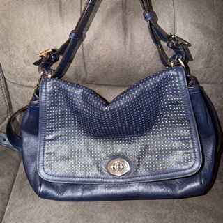 (Category: ) located in . Submitted by pricetosell (Listing ID 1424217754, Image 1). Description: .