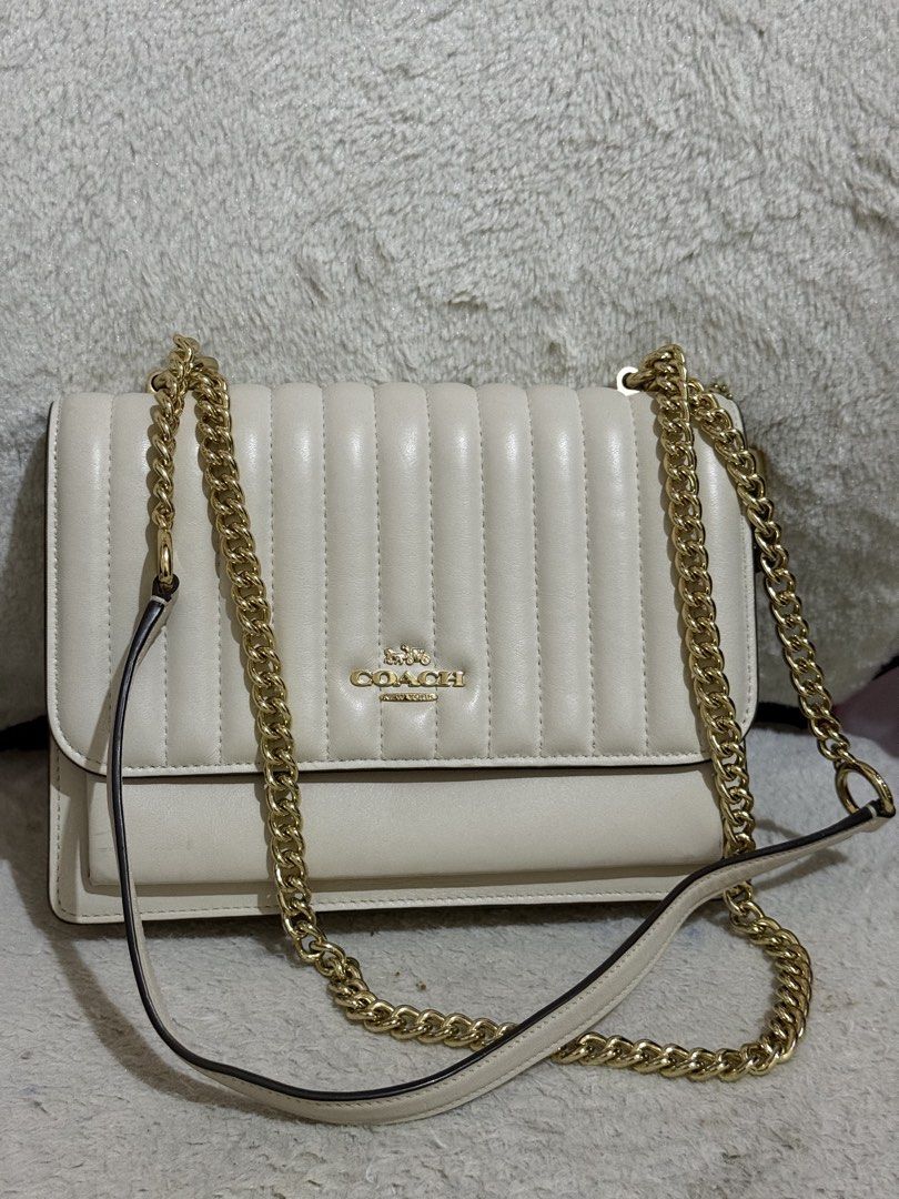 Coach Quilted Chain Bag (Category: Luxury Bags & Wallets) located in Mariveles. Submitted by ohmyjeys20138 (Listing ID 1424183302, Image 1). Description: - authentic - no issues/flaws - alaga sa leather conditioner Bought for 10k .