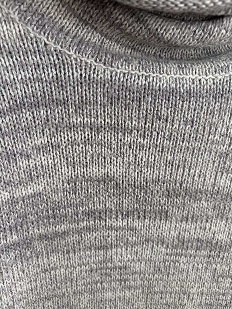 Columbia Turtleneck Sweater - XS (Category: Coats, Jackets and Outerwear) located in Imus. Submitted by _declutterby (Listing ID 1424188485, Image 2). Description: - Columbia turtleneck sweater - Light gray color - Size XS - Ribbed knit - Classic turtleneck collar - Made in China.