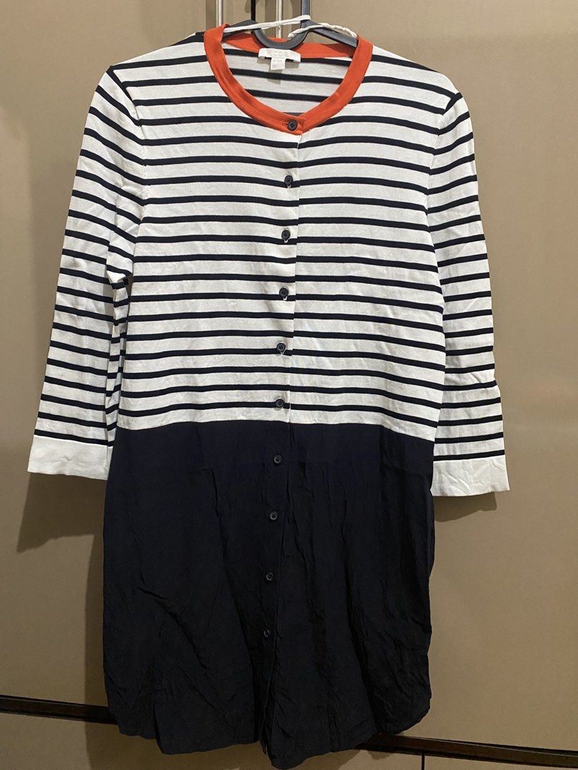 COS Striped Dress (Category: Dresses) located in Taguig. Submitted by jaebae_ (Listing ID 1424325431, Image 1). Description: - COS Brand (Authentic) mini dress with a striped top and a solid navy bottom - cotton and super soft - size XS. However, it can fit to S-M body frame. .