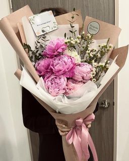 (Category: ) located in . Submitted by bespokeblooms.sg (Listing ID 1282703367, Image 1). Description: .