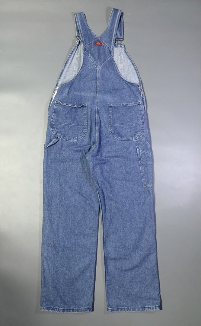 Dickies Denim Overall Jumper Vintage (Category: Sets & Coordinates) located in Mabalacat. Submitted by thrift_trap (Listing ID 1424260184, Image 2). Description: Width: 21 Length: 55.5 Thigh: 12 Hem: 10 Condition: Excellent Issue (s): Minimal stain (Removable) Color rate: 9.5/10 Complete tags 🏷️ Color may vary due lighting‼️.