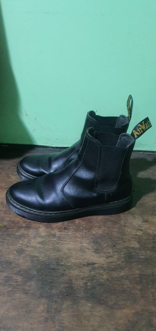 Dr. Martens Flat Sole Chelsea Boots (Category: Boots) located in Manila. Submitted by mr_sleeves (Listing ID 1424297025, Image 2). Description: needs cleaning, cracks and creasing 26cm tagged eu41 1,200 sf with balsam.