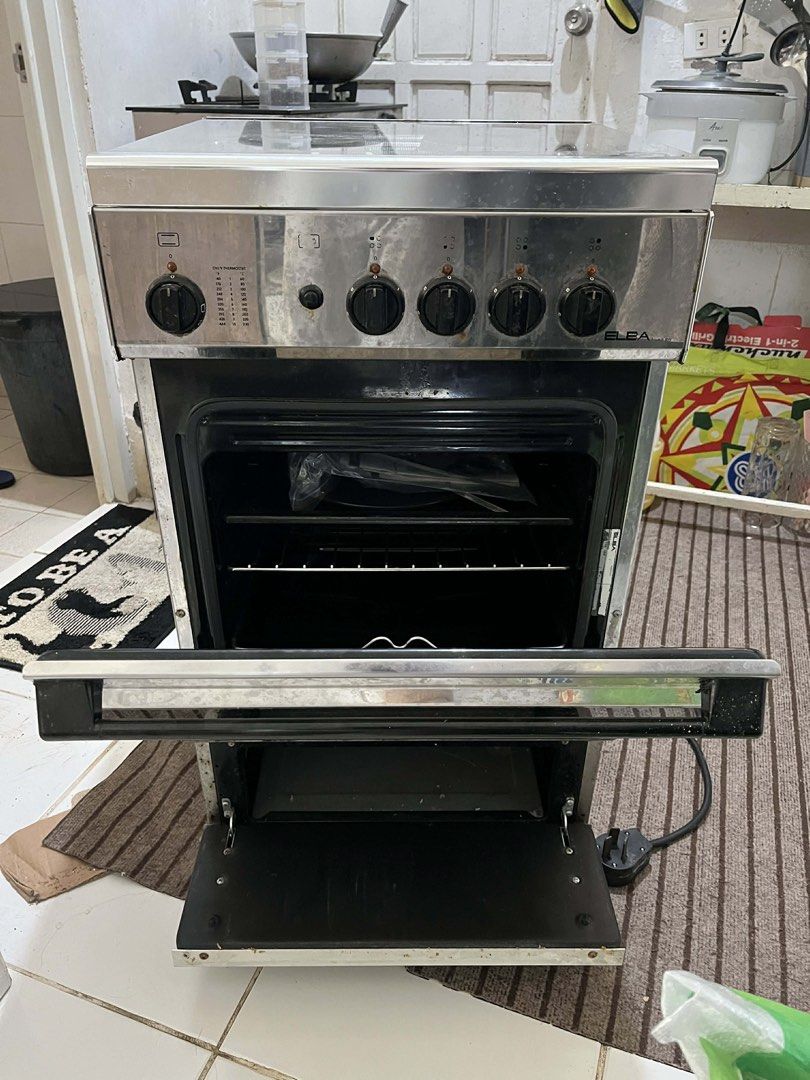 Elba EK 55 X 440 Electric Oven (Category: Ovens & Toasters) located in Manila. Submitted by joyzelew22 (Listing ID 1424246898, Image 2). Description: Elba EK 55 X 440 Electric Oven ₱15,000 Original Price: ₱37,000 Good as new, just dirty Already a good steal RFS: In need of funds and moving out. .