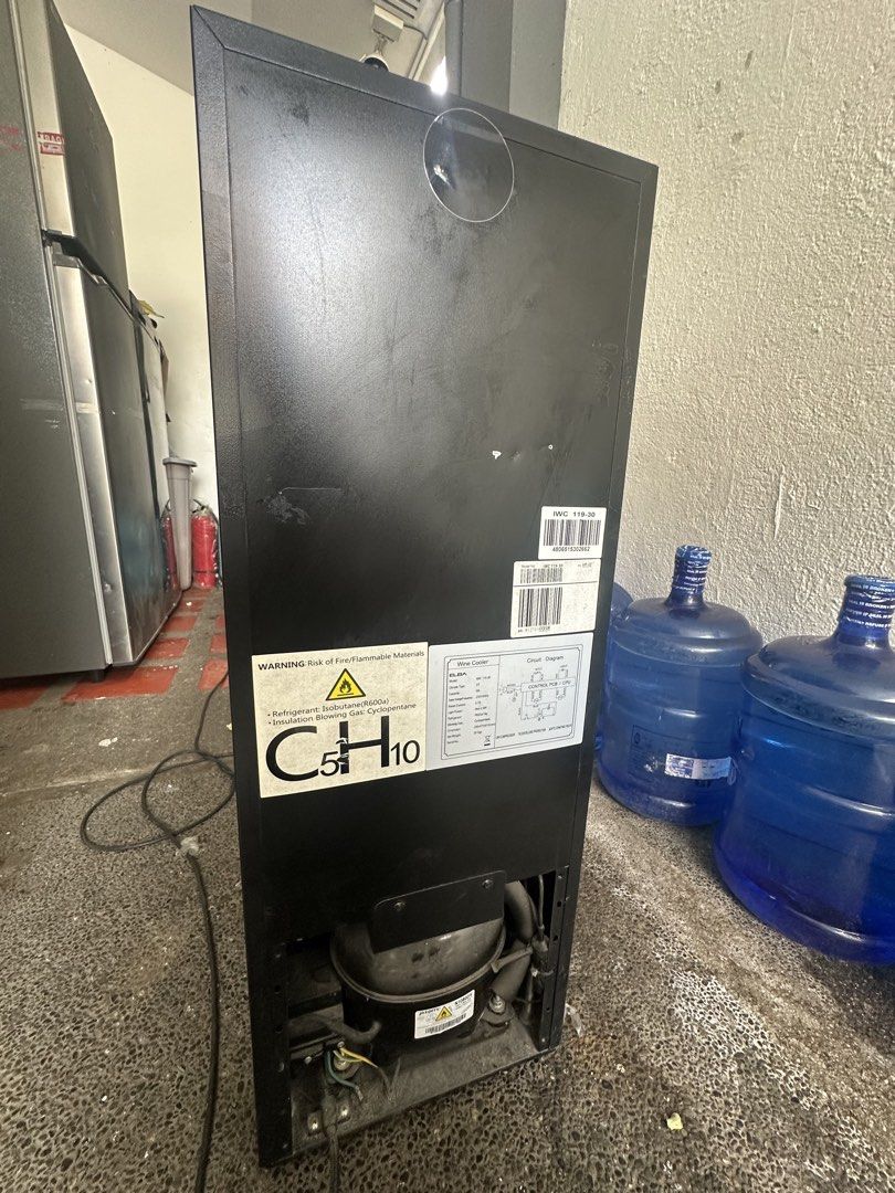 Elba IWC 119-30 Wine Cooler (Category: Refrigerators and Freezers) located in Paranaque City. Submitted by abiiii_ (Listing ID 1424221223, Image 3). Description: - Elba IWC 119-30 Wine Cooler - Digital temperature display - 58L capacity - Wooden shelves for wine storage - Stainless steel door frame - Black body - Stores up to 19bottles.