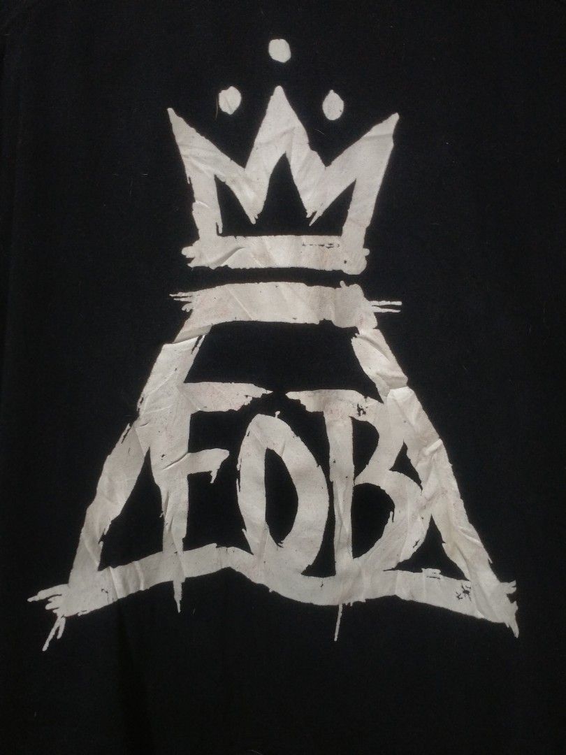 Fall Out Boy Band Logo Black Sweatshirt (Category: Coats, Jackets and Outerwear) located in Abuyog. Submitted by whisfrab (Listing ID 1424313425, Image 3). Description: 21.5*26 Good condition Minimal hairline crack print 9.5/10 MOP thru Gcash .