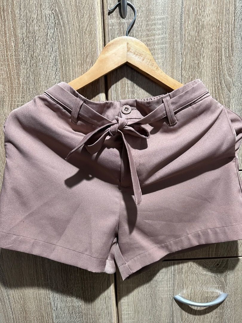 For Me Shorts with belt (Category: Shorts) located in Mandaluyong City. Submitted by soleil16 (Listing ID 1424338714, Image 1). Description: - Forme dusty rose shorts - Extra small size - Tie-waist design - Button closure - Classic, tailored look - Smooth, woven fabric - Suitable for various occasions.