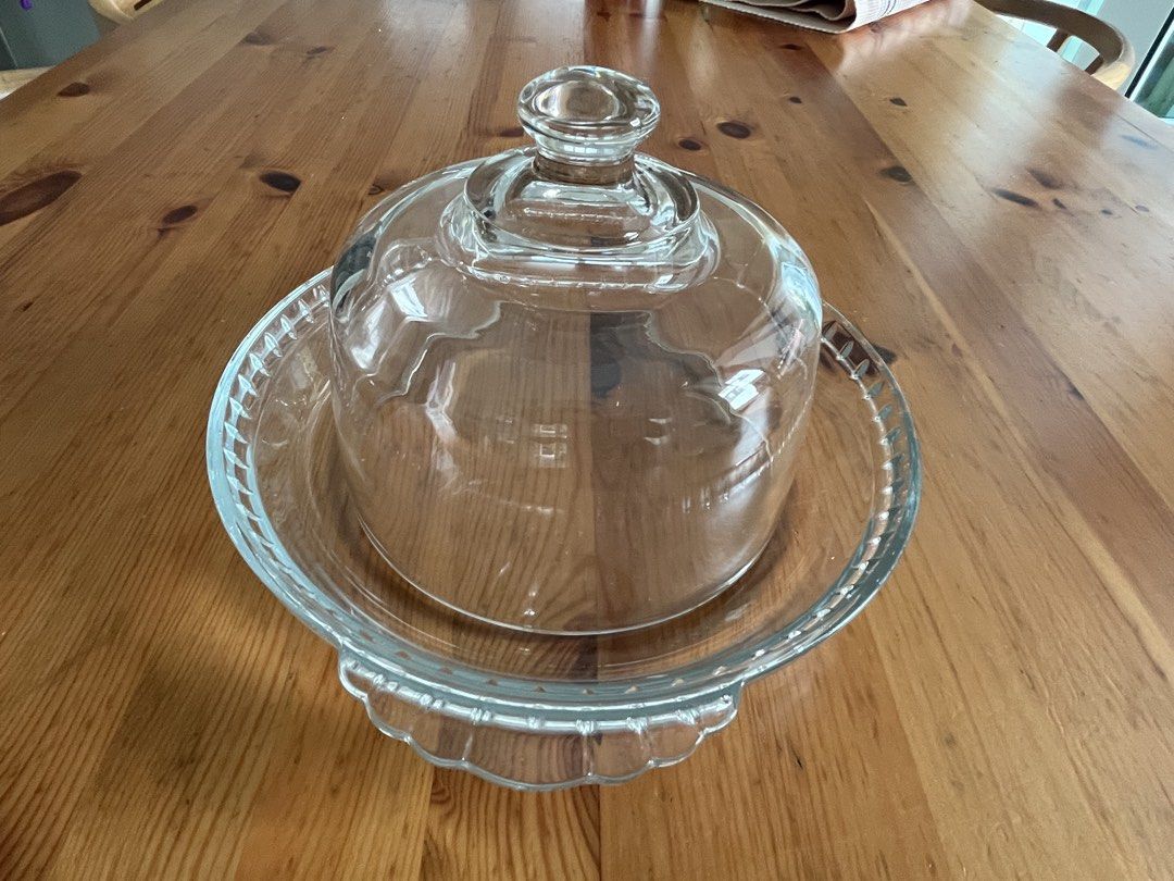 Glassware - Plate and cover470505496595681280
