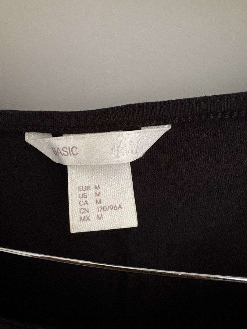 H&M Basic Black Dress - Size M (Category: Dresses) located in Imus. Submitted by _declutterby (Listing ID 1424191645, Image 2). Description: - H&M Basic black dress - Size: M - Features: Long sleeves, round neckline - Style: Classic, easy to style - 80cm long.