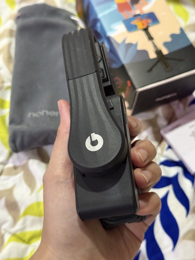 Hohem iSteady Q Selfie Stick (Category: Gimbals & Stabilizers ) located in Paranaque City. Submitted by gemkin1127 (Listing ID 1424254576, Image 3). Description: - Slightly used - Complete inclusions - Box , manuals, type-c cable.