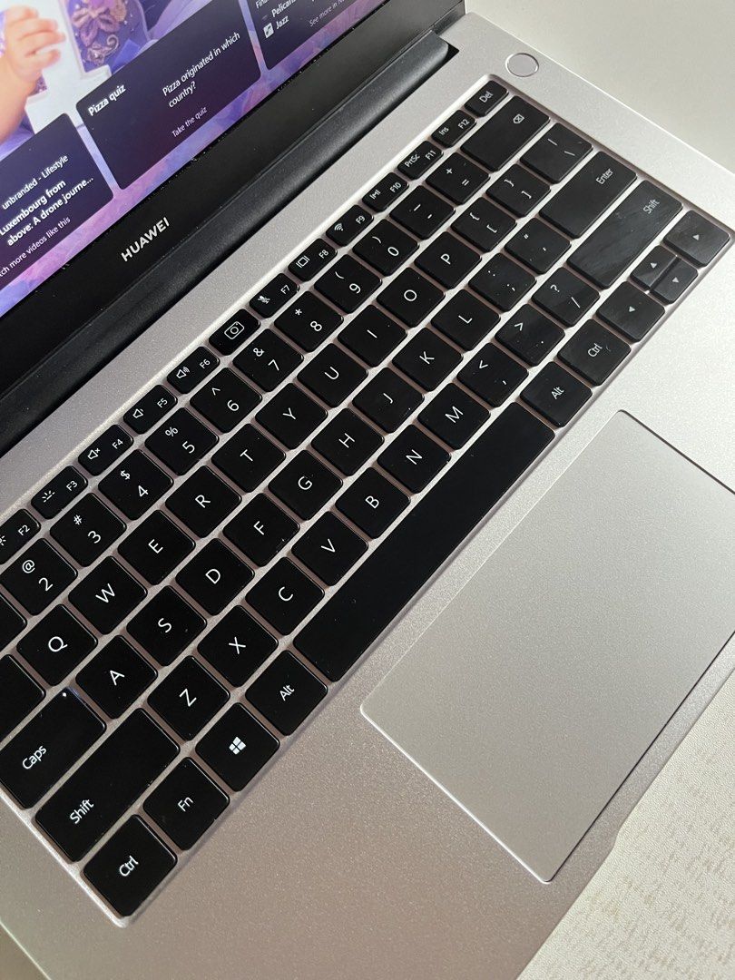 Huawei Laptop For Sale!! (Category: Laptops & Notebooks) located in San Pablo. Submitted by kaielaiza (Listing ID 1424223796, Image 3). Description: For Sale: Huawei MateBook D14 – Good Condition • Intel i3-10110U • 8GB RAM • 256GB SSD • 14” Display • Original charger included • no box 15k na lang po (nego) Note: Small dent as shown in photo. Laptop works perfectly. Serious buyers only. Location: Taguig .