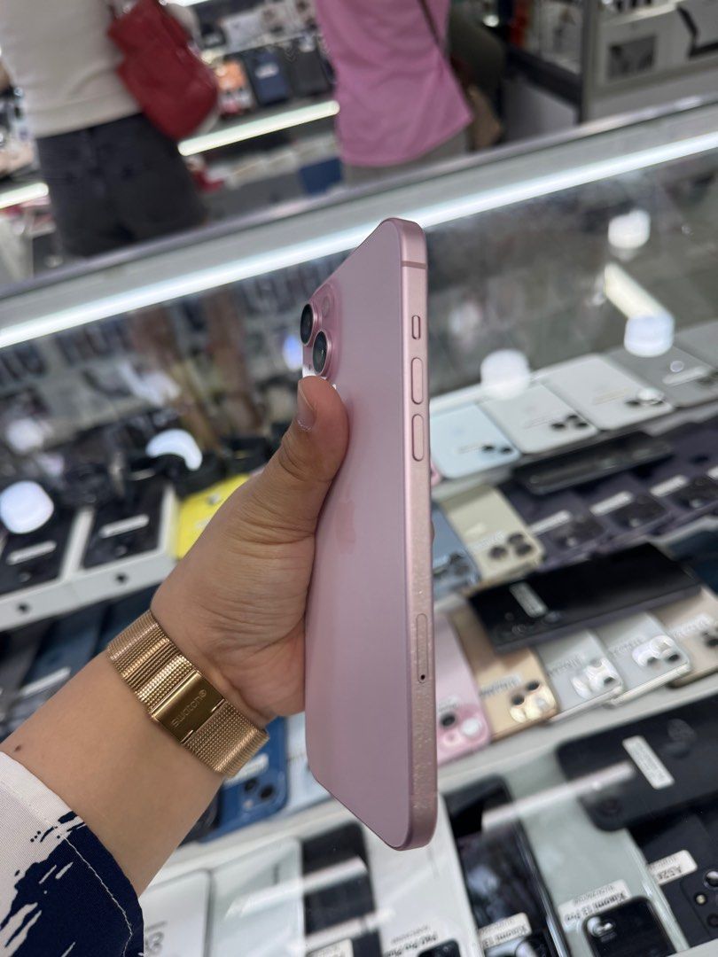 Iphone 15+ 256gb 95% batt FU Dualsim No issue (Category: iPhone 15 Series) located in San Juan City. Submitted by javedsgadgetshop (Listing ID 1424265613, Image 3). Description: INSTALLMENT OPTIONS : SPAY LATER / GGIVES / CREDIT CARD! WE BUY AND SELL SO PWEDE MAGBINTA OR SWAP ! Quick Specs : 💵 Iphone 15+ (Di lang makinis) •256gb •CH Variant •95% batt health •Factory unlock •93% Smoothness •No hidden issue | No Repaired •100% Authentic | Not Refu