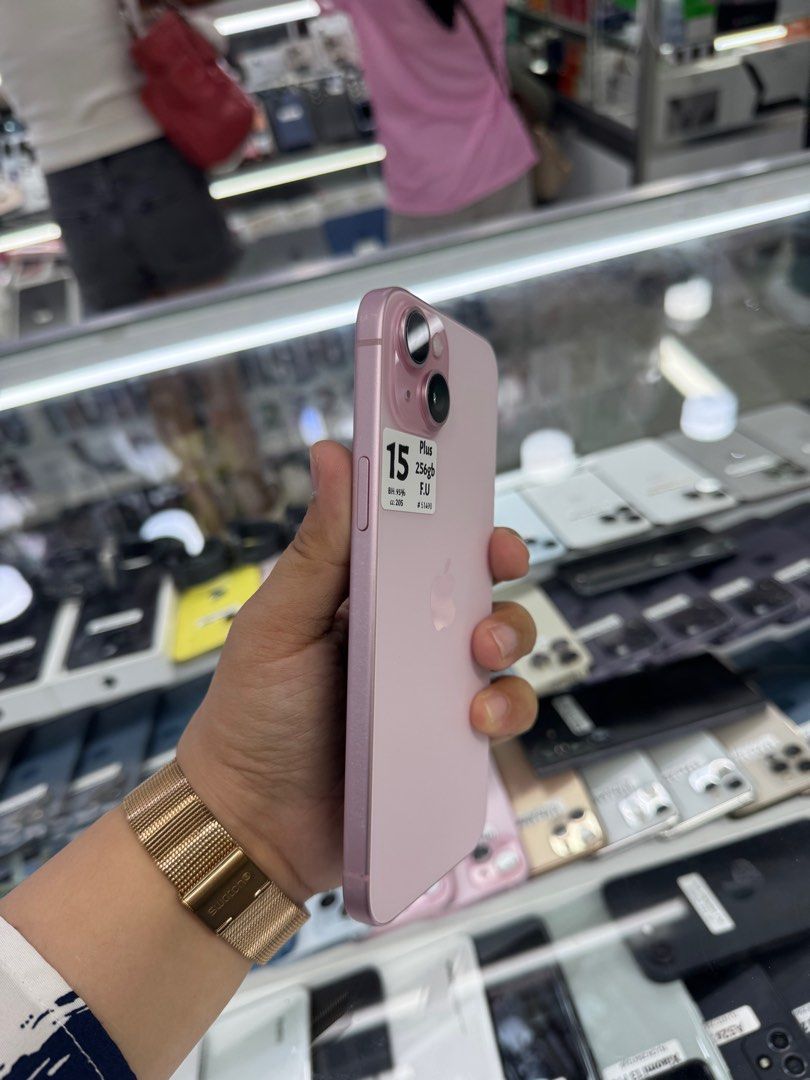 Iphone 15+ 256gb 95% batt FU Dualsim No issue (Category: iPhone 15 Series) located in San Juan City. Submitted by javedsgadgetshop (Listing ID 1424265613, Image 2). Description: INSTALLMENT OPTIONS : SPAY LATER / GGIVES / CREDIT CARD! WE BUY AND SELL SO PWEDE MAGBINTA OR SWAP ! Quick Specs : 💵 Iphone 15+ (Di lang makinis) •256gb •CH Variant •95% batt health •Factory unlock •93% Smoothness •No hidden issue | No Repaired •100% Authentic | Not Refu