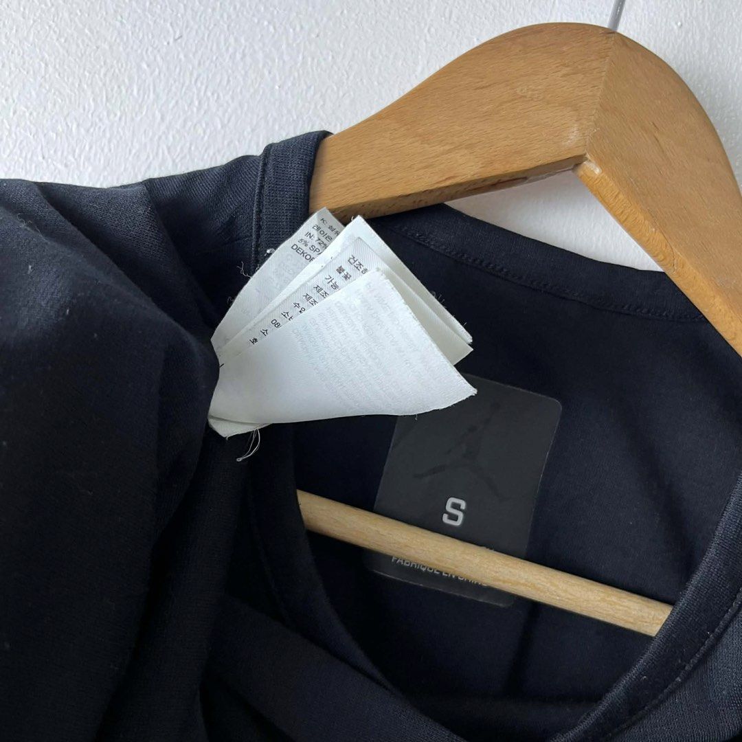 Jordan Black T-shirt - Size S (Category: Tshirts & Polo Shirts ) located in Bacolod City. Submitted by dashloots (Listing ID 1424190582, Image 3). Description: - Black Jordan t-shirt - Size: Small (S) - Features the iconic Jumpman logo - Classic crew neck design - Short sleeves - Jordan branding on the side - Made with comfortable fabric - Perfect for everyday wear and workouts.