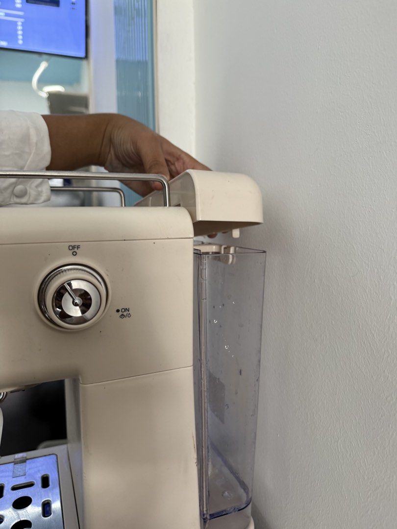 LaHome Italy Pump 20 Bar Espresso Machine (Category: Coffee Machines & Makers) located in Balagtas. Submitted by aandypreloved (Listing ID 1424290215, Image 2). Description: LAHOME Cold/Hot Brew Espresso Coffee Machine Maker Americano Touch Control 20Bar White Good as new! .