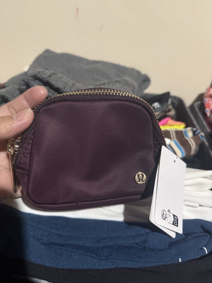 Lululemon Everywhere Belt Bag Nano (Category: Cross-body Bags) located in Quezon City. Submitted by jamboreeee (Listing ID 1424290618, Image 3). Description: Brand new from US Burgundy.