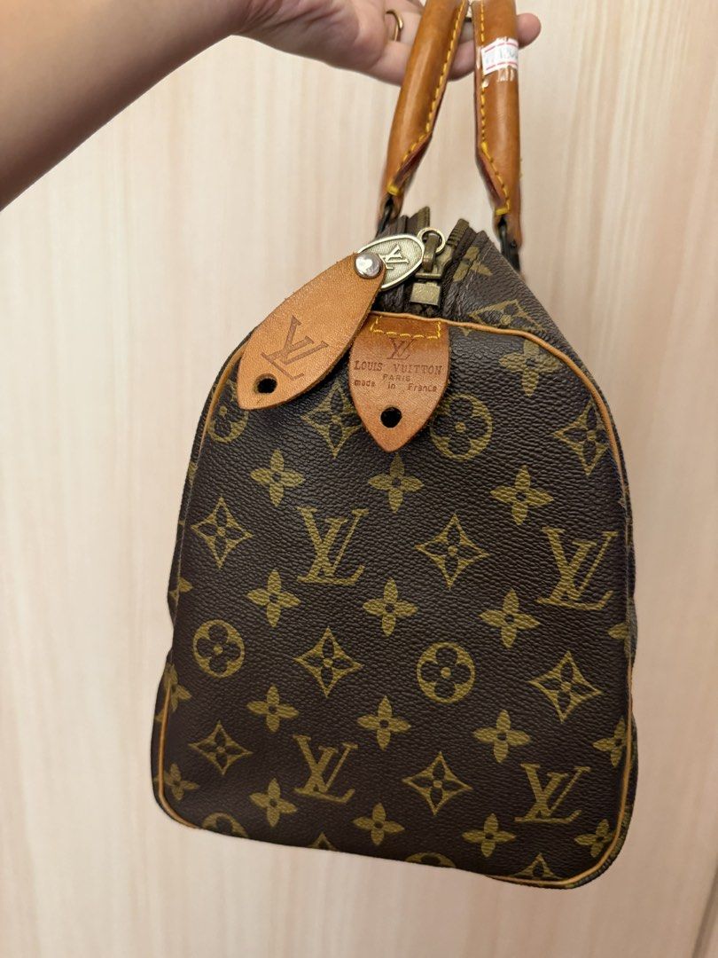 LV speedy vintage bag NGA (Category: Luxury Bags & Wallets) located in Manila. Submitted by all.love.thrift.shop.v2 (Listing ID 1424307305, Image 3). Description: For sale! NGA LV speedy 30 bag In good condition ₱1,399 + sf As is, No return No exchange No refund (unless valid) Color may vary due to lighting All items are cleaned before shipping Payment first via gcash/maya/gotyme/maribank bank transfer 💰 Ship via LBC/J&T/Lalamove 🚛 📍 Cainta, R