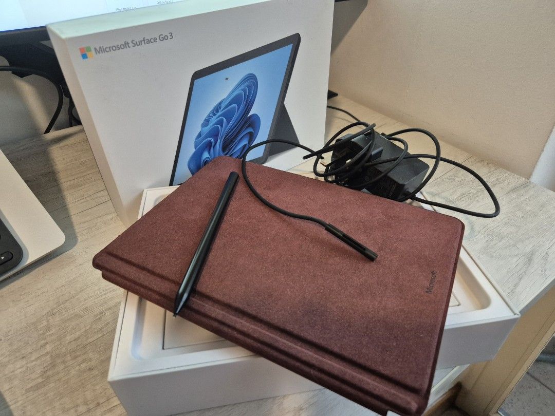 Microsoft Surface Go 3 Tablet with keyboard and pen412341649729146883