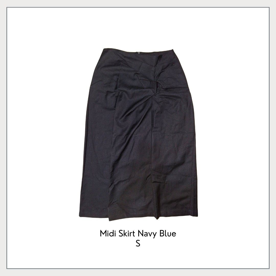 Midi Skirt Navy Blue Size S (Category: Skirts) located in Pasig City. Submitted by declutter_with_cha (Listing ID 1424214840, Image 1). Description: - Navy blue midi skirt - Size: S - Classic design - Versatile for various occasions - A wardrobe essential Santolan, Pasig MOP: GCash MOD: Lalamove, Grab.