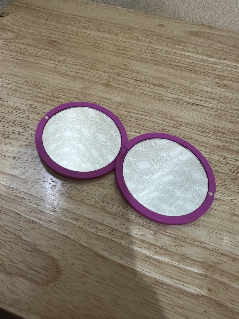 NARS Compact Mirror (Category: Makeup) located in Cebu City. Submitted by cebucitybased (Listing ID 1424339797, Image 2). Description: NARS Dual Sided Mirror Brandnew comes with its original bubble wrap and plastic RFS: Decluttering.